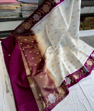 Banarasi Soft Silk Floral Weaving Border Saree